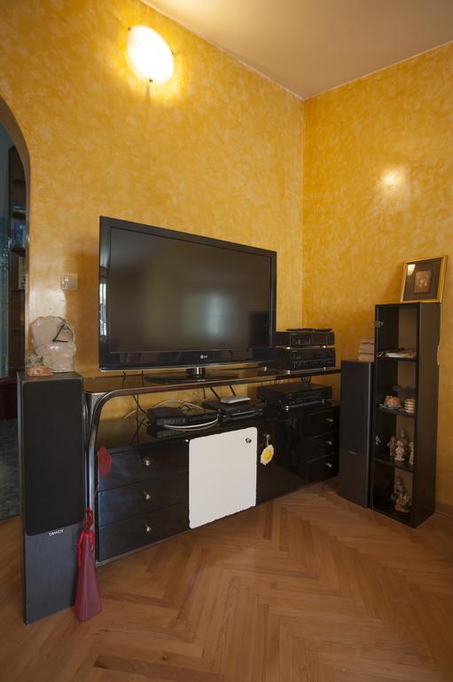 Mira Apartman *