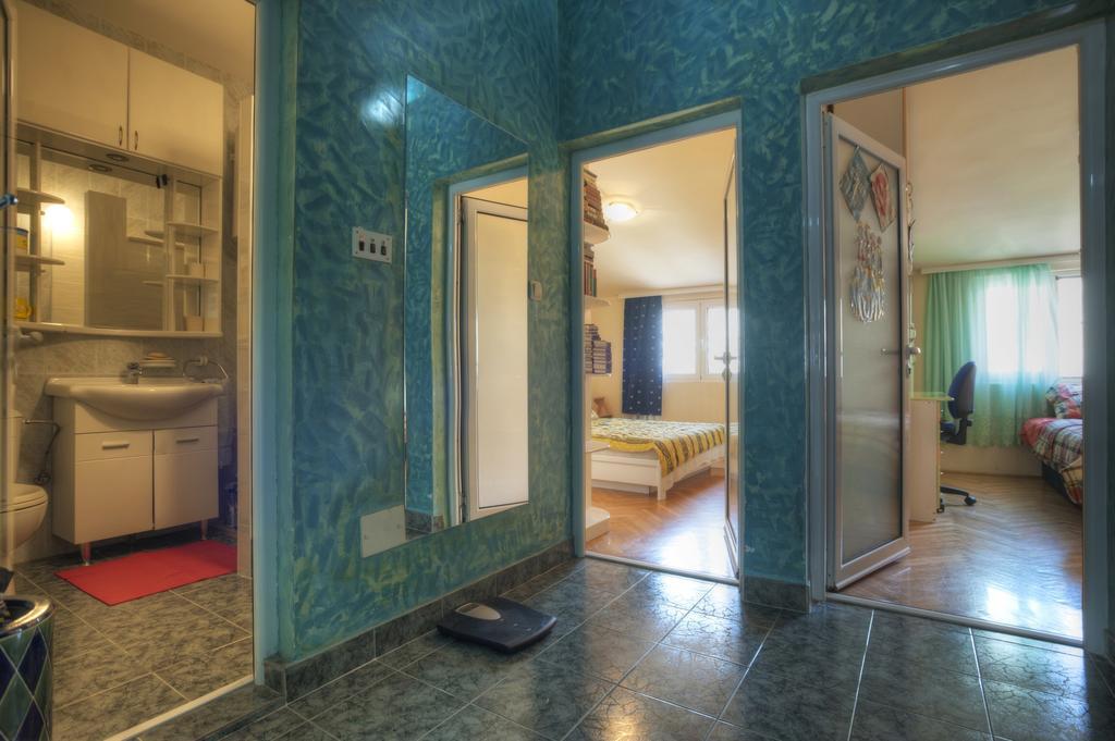Apartman Mira *